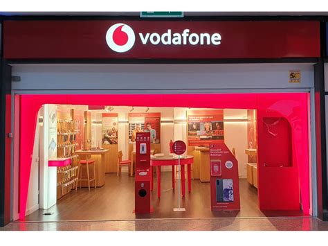 Bienvenidos a la tienda de Vodafone ubicada en Calle Coso Alto, 10, Huesca (Huesca). Solicita cita previa en tu tienda donde resolveremos tus dudas y te asesoraremos sobre las soluciones de red para negocios y hogar. Fibra de alta velocidad, la mejor cobertura 5G o nuestras tarifas ilimitadas.